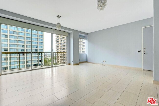 Building Photo - 10747 Wilshire Blvd