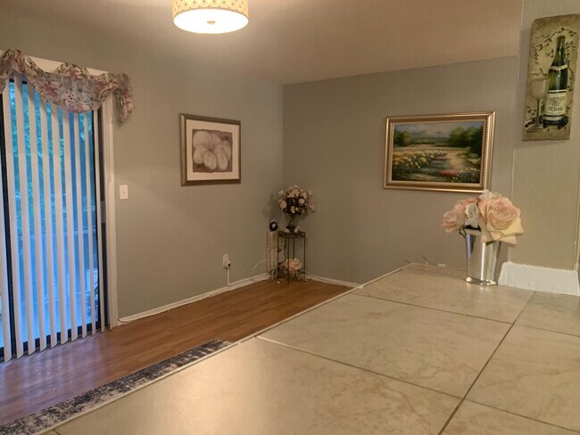 Building Photo - 20 Delar Pkwy