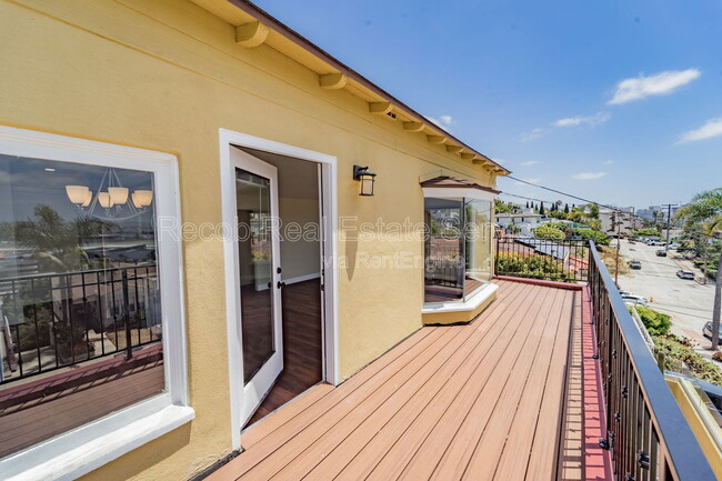 Building Photo - 3345 Columbia St