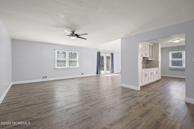 Building Photo - 6 Rockwell Cir