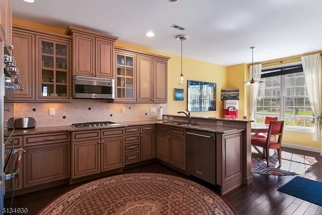 Building Photo - 25 Woodstone Cir