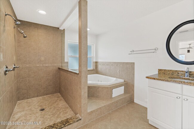 Building Photo - 156 Wilson Ave