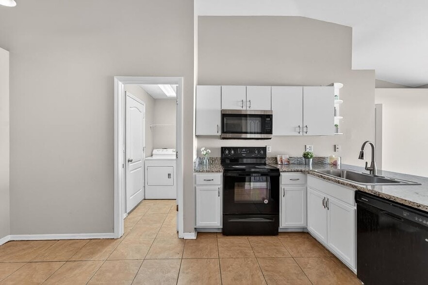 Building Photo - 508 Sonoma Dr