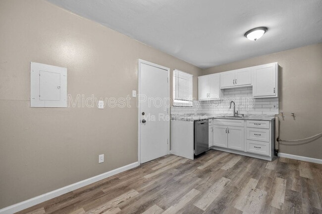 Building Photo - 5 Boles Ave