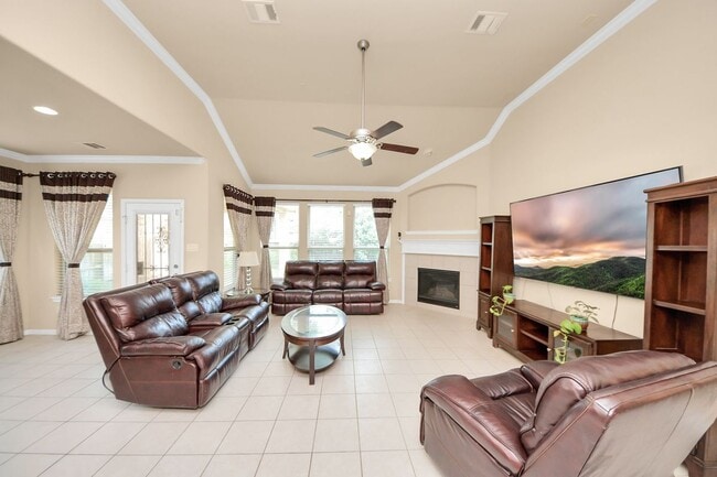 Building Photo - 28523 Pleasant Forest Dr