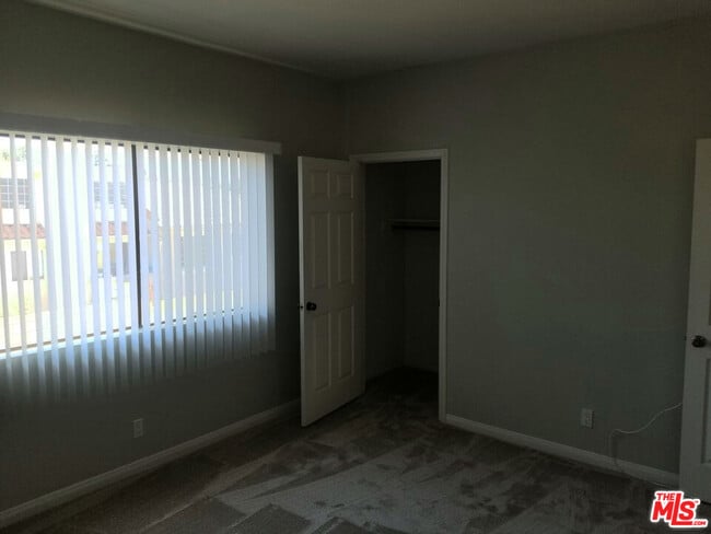 Building Photo - 10620 Eastborne Ave