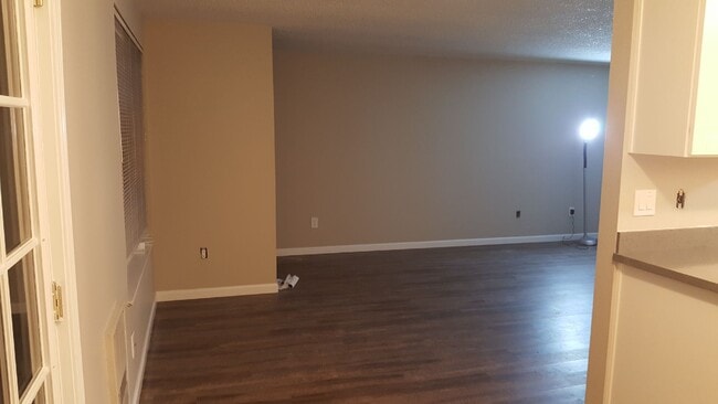 Building Photo - Cedarcrest Apart - 3