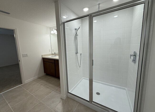 Building Photo - 215 Glass Onion Dr