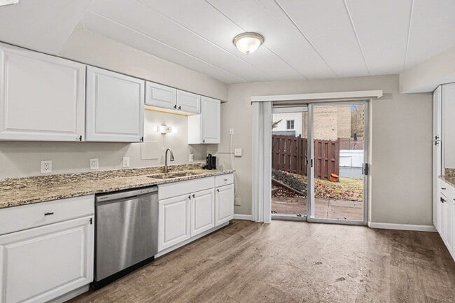 Building Photo - 3501 Section Rd