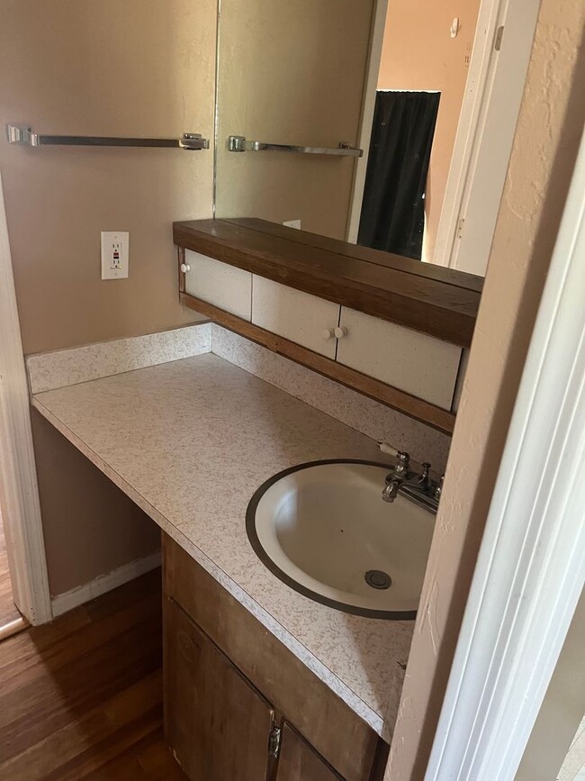 Building Photo - Beautiful 4 Bedroom 3 Bathroom house in Be...