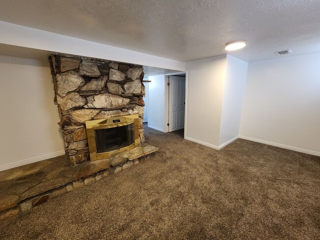 Building Photo - A Rental Home With MAD Curb Appeal!? YUP! 4 bd 2 bath Sugarhouse