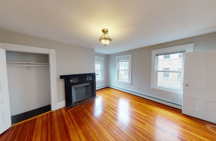 Primary Photo - 49 Hancock St