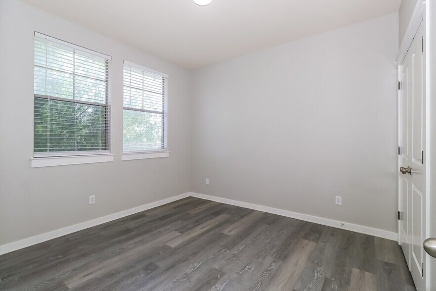 Building Photo - 135 Rosemary Hollow