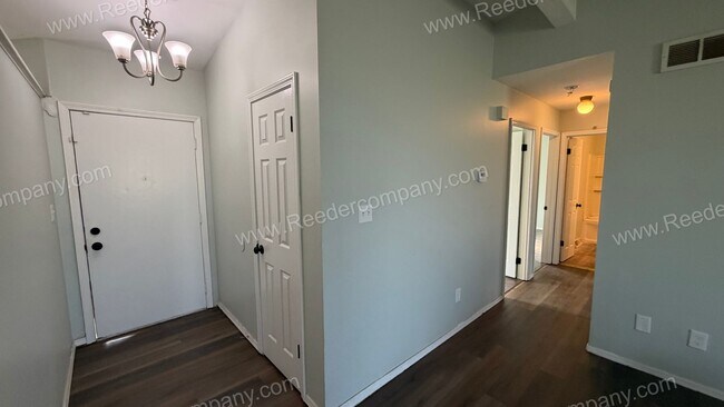 Building Photo - Newly updated 3 bedroom house