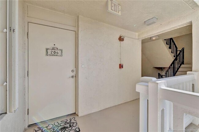 Building Photo - 10000 S Ocean Dr