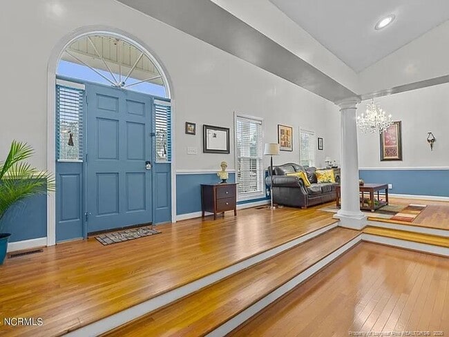 Building Photo - 1114 4 Wood Dr