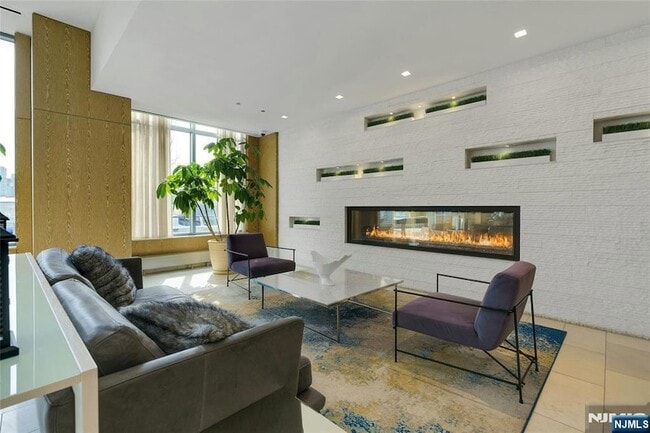 Building Photo - 9 Ave at Port Imperial