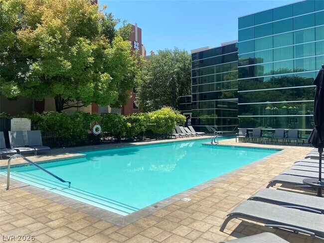 Building Photo - 20 E Serene Ave