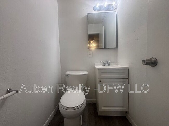 Building Photo - 1510 Blackwell Dr