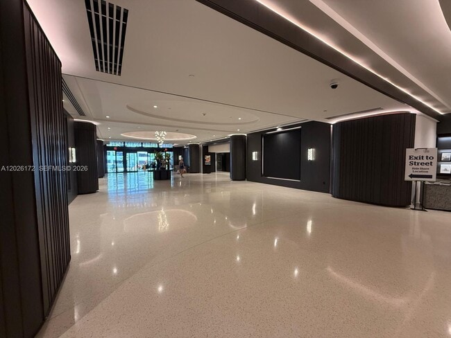 Building Photo - 1717 N Bayshore Dr