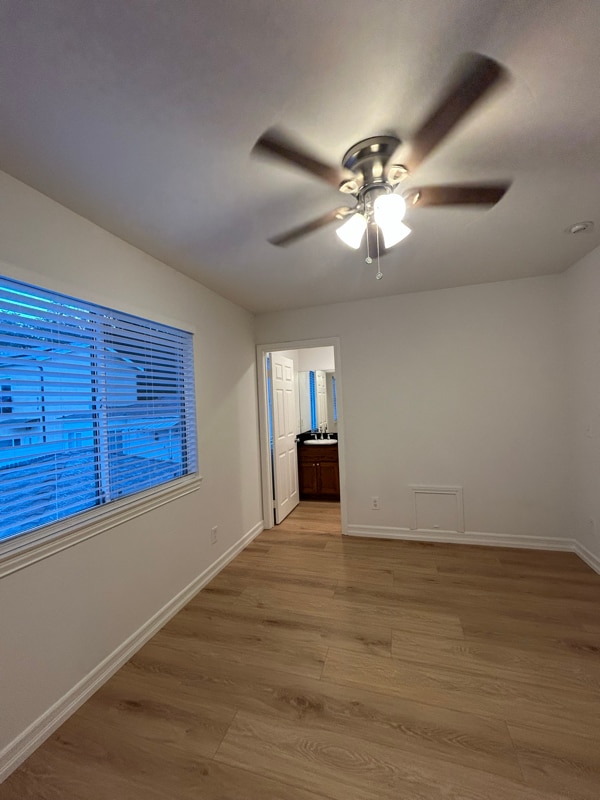 Building Photo - 10154 McClemont Ave