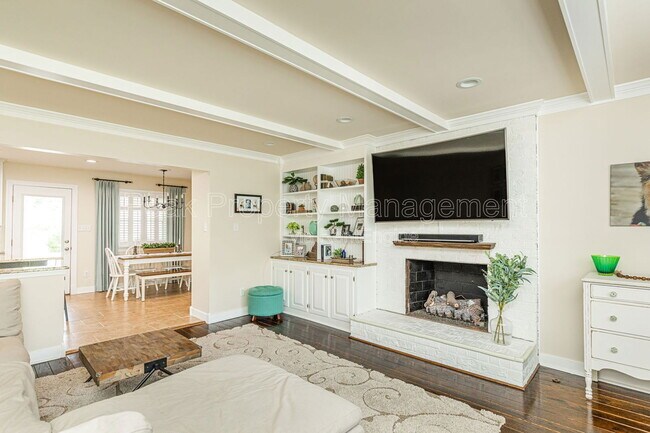 Building Photo - 9133 Robin Ridge Dr