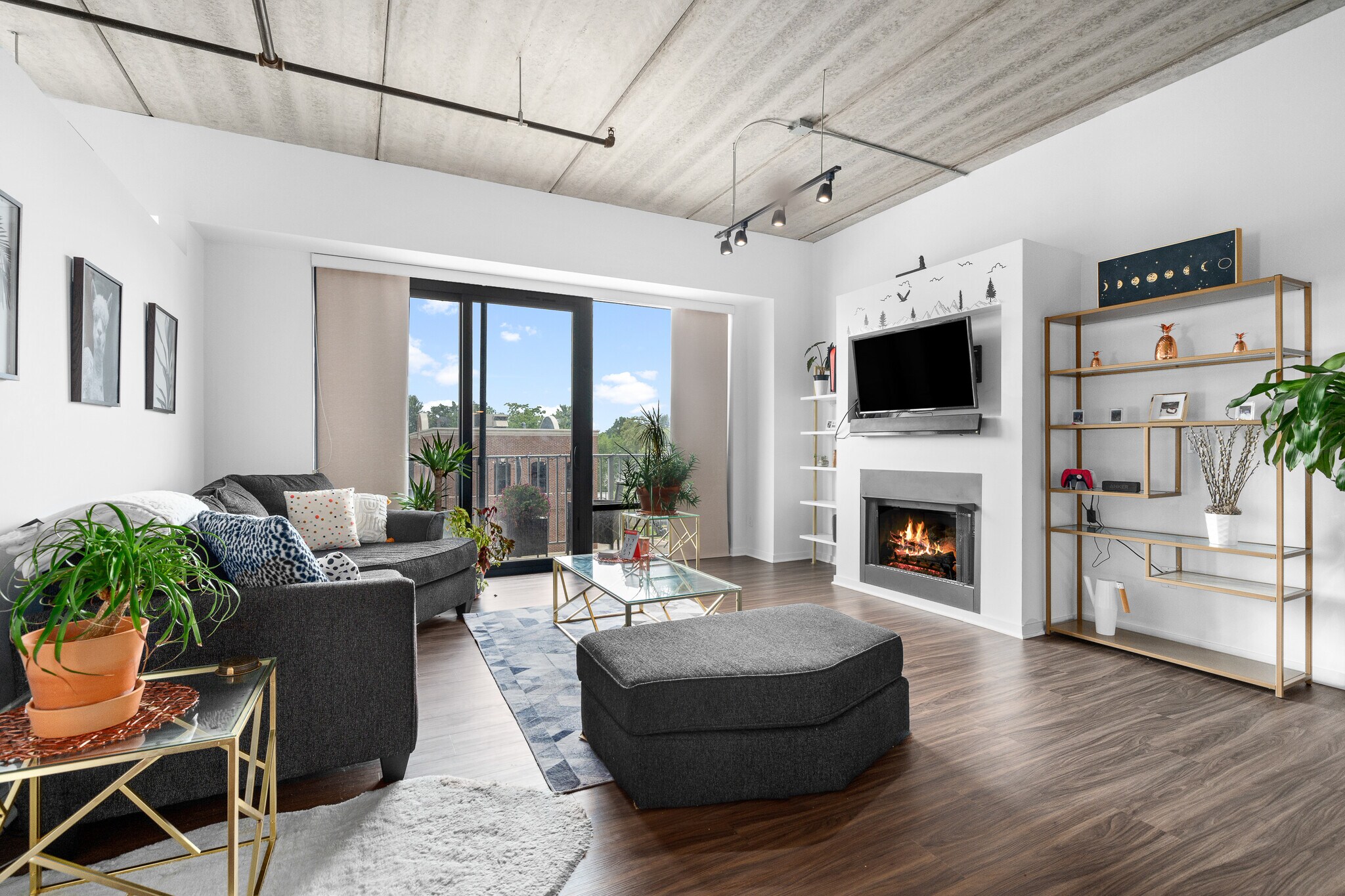 Building Photo - 101 Curry Ave