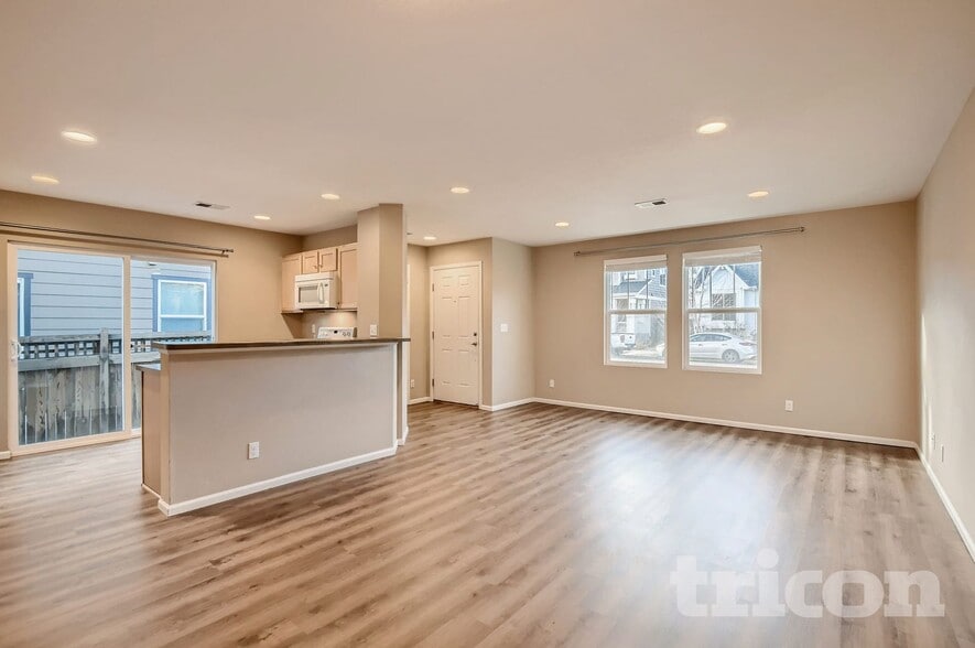 Building Photo - 2172 Willow Ct