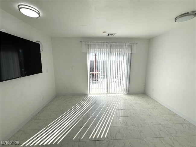 Building Photo - 3924 Mount Charleston Dr