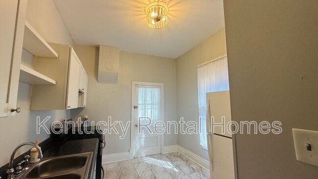 Building Photo - 445 Davidson Ct