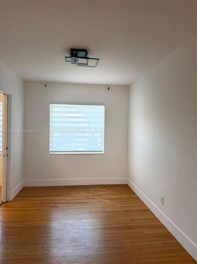 Building Photo - 736 NE 92nd St
