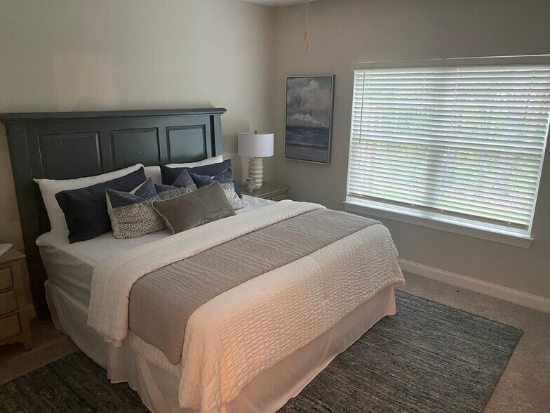 Master - 304 Lusterleaf Ln