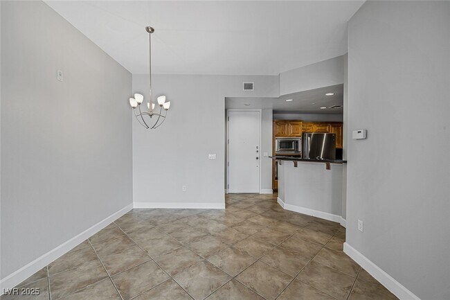 Building Photo - 51 E Agate Ave