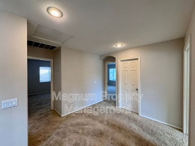 Building Photo - 30906 Crystalaire Dr