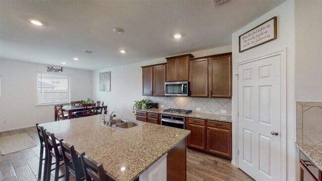 Building Photo - 31415 Whitcombe Summit Wy