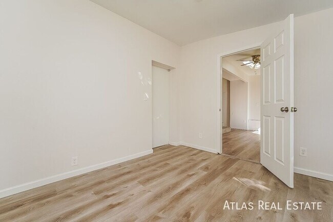 Building Photo - 888 Ogden Cir