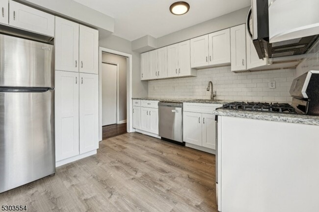 Building Photo - 24 Hutton Ave