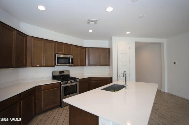 Building Photo - 9231 W Montecito Ave