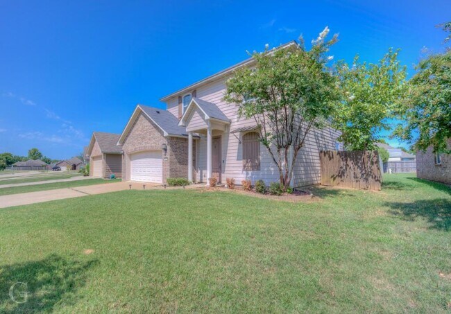 Building Photo - 506 Linnhurst Dr