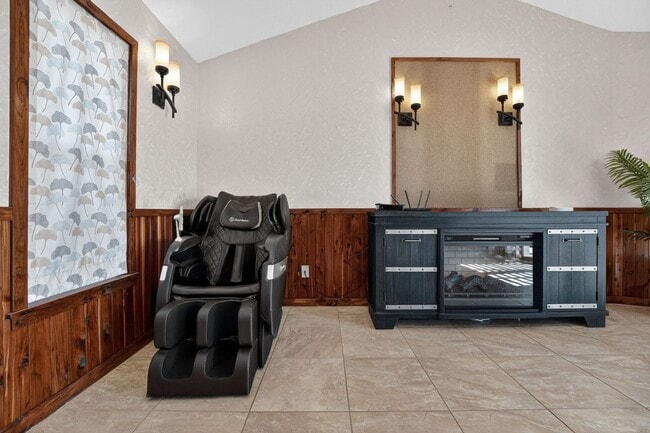 Building Photo - 1059 State Hwy 95