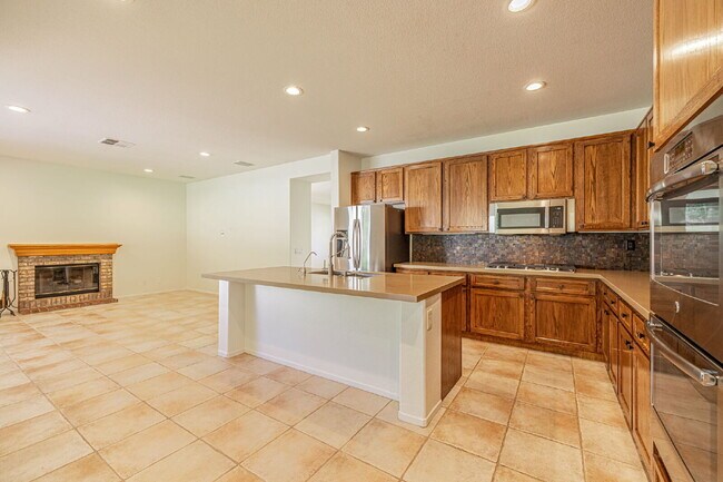 Building Photo - Executive 5-Bedroom Pool Home with Dual Master Suites in Stevenson Ranch