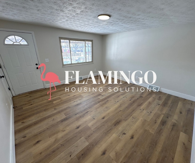 Building Photo - 2217 Harding Ave