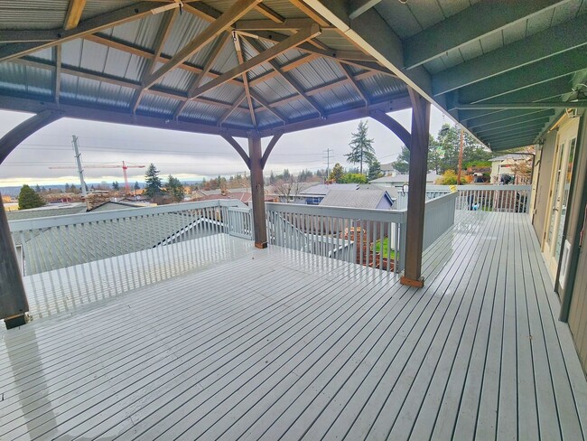 Building Photo - Beautiful 4 Bed 3 Bath Spacious Home in Renton