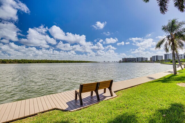 Building Photo - 4263 Bay Beach Ln