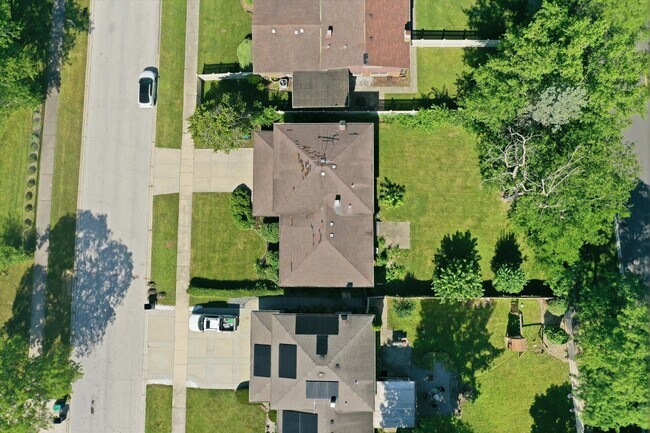Building Photo - 4050 Violet Ln