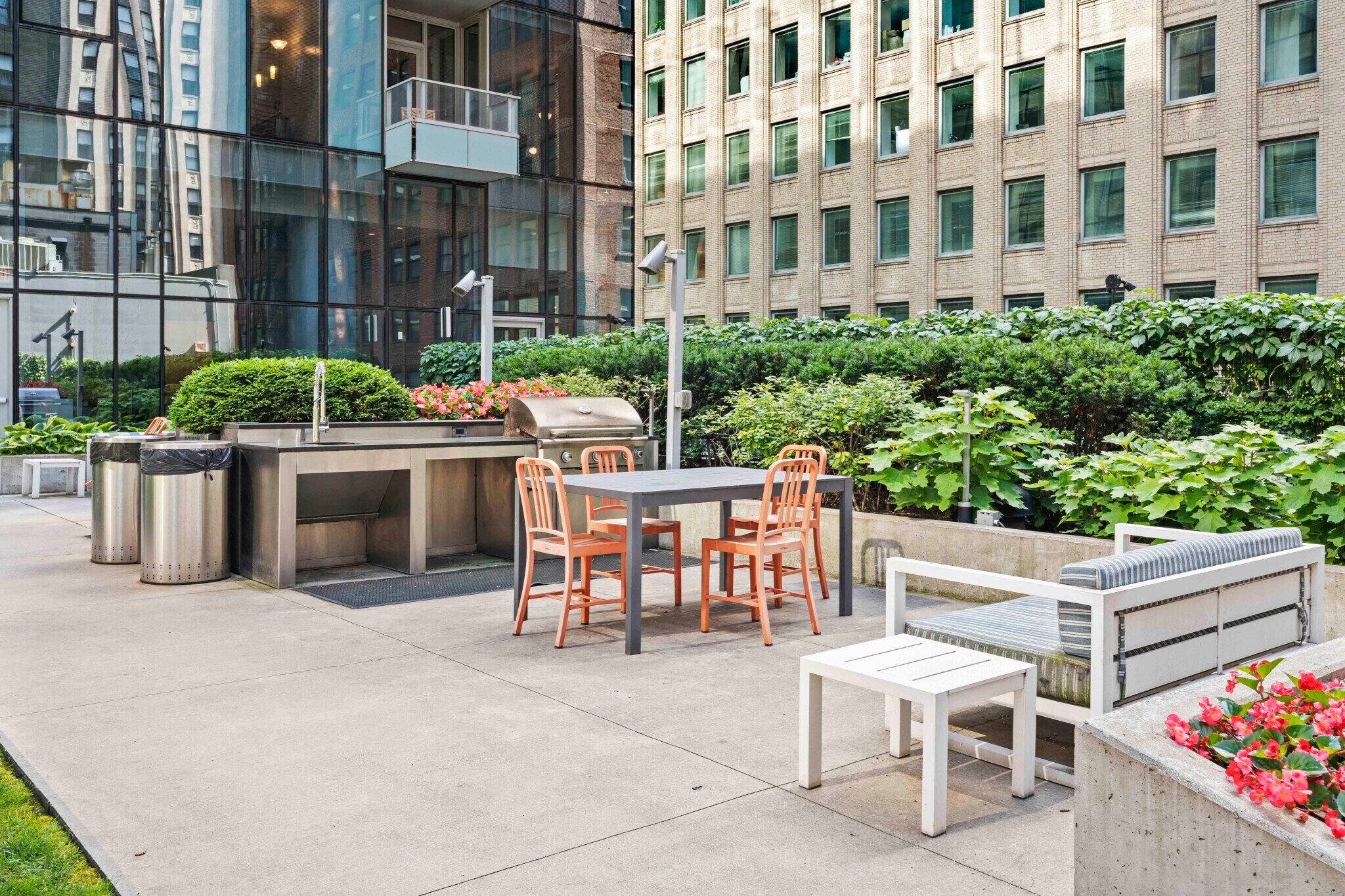 Building Photo - 237 N Garland Ct