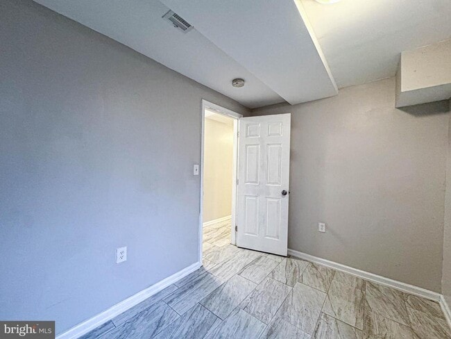 Building Photo - 4630 Hillside Rd SE