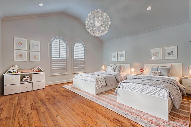 Building Photo - 5410 Valerie St