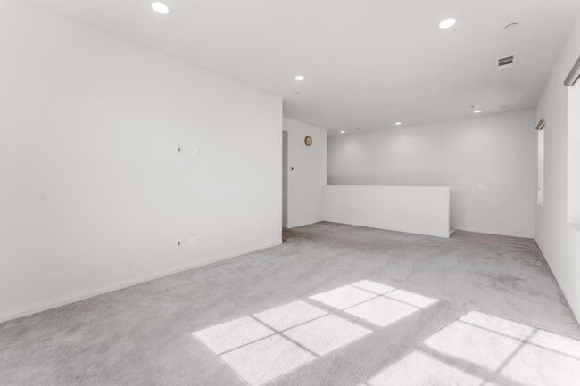 Building Photo - 3915 E Fincastle St