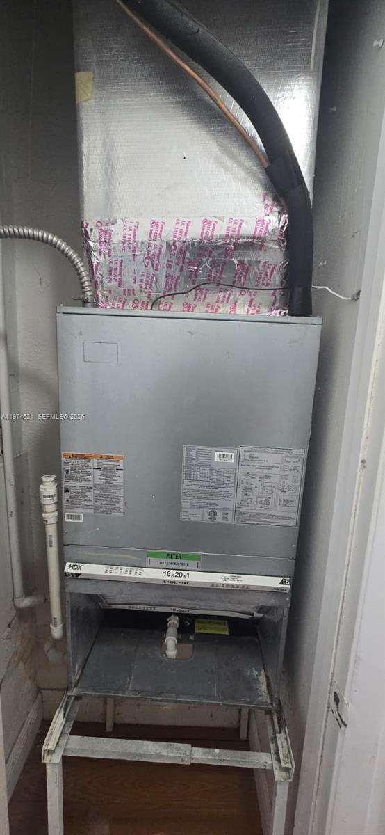 Building Photo - 8430 Harding Ave